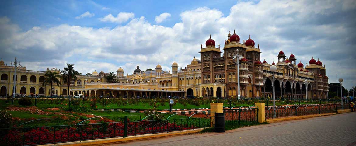 heritage train tour by deccan odyssey in goa india